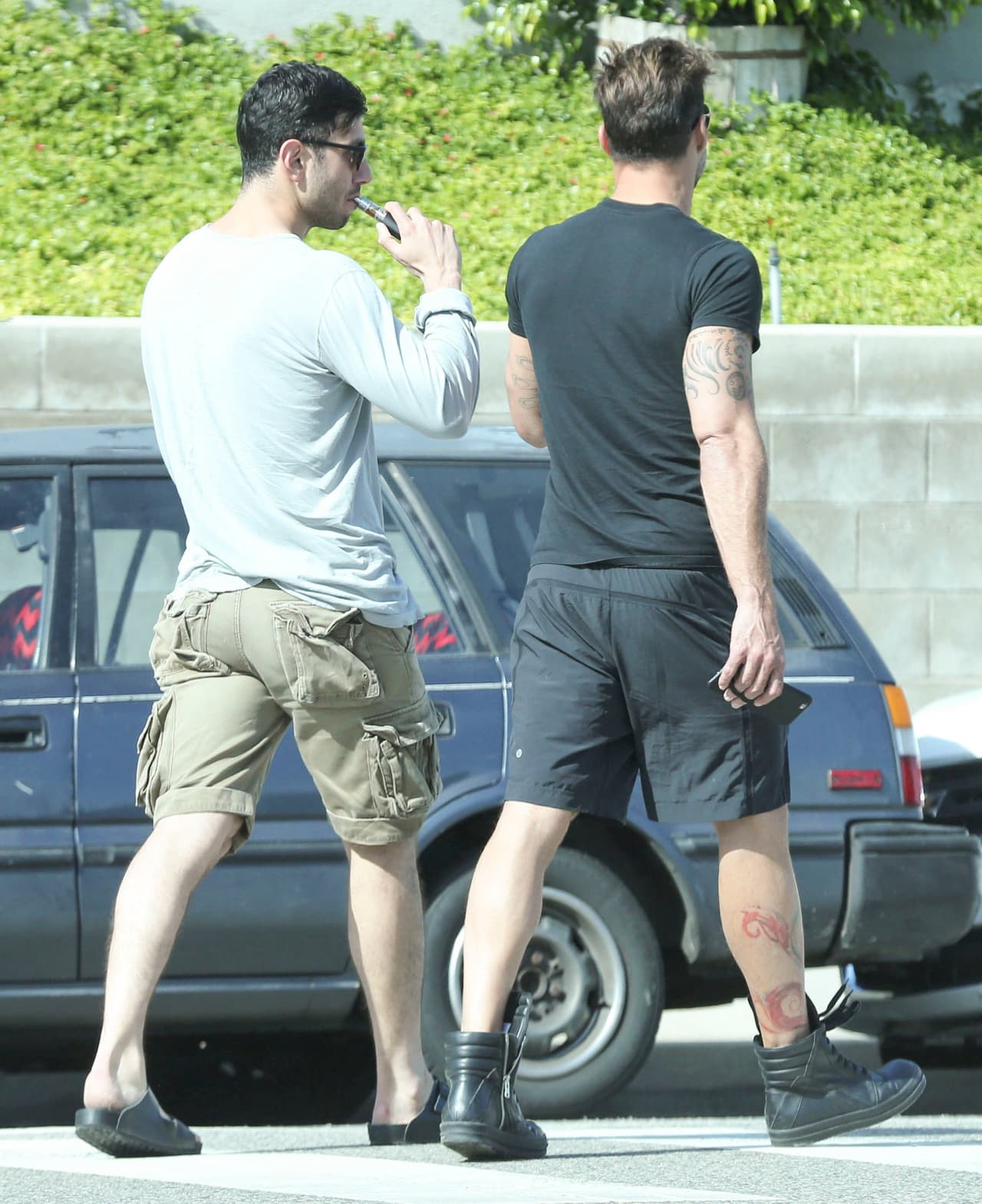 Jwan y Ricky enseguida siguieron su camino.