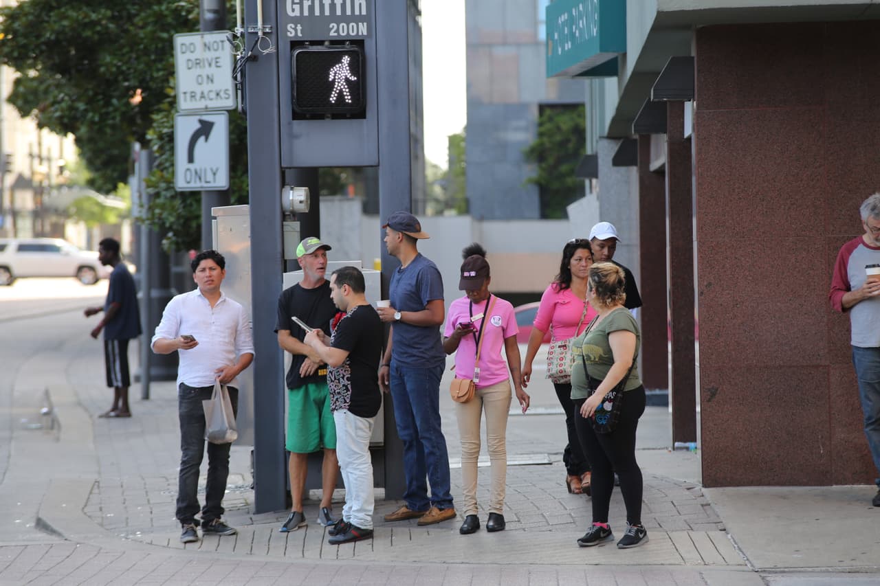 Muchos que no leyeron su email a tiempo, no pudieron llegar a su trabajo, aunque no fue problema porque las oficinas fueron cerradas