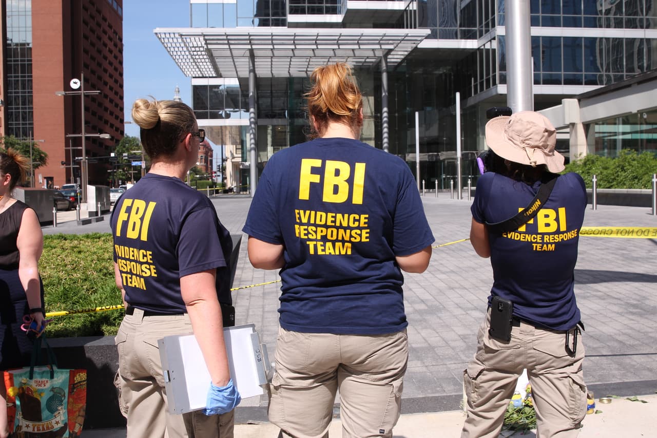 Fotos y datos de cada esquina, de cada acera y de cada ángulo de los edificios son minuciosamente recabados y registrados.