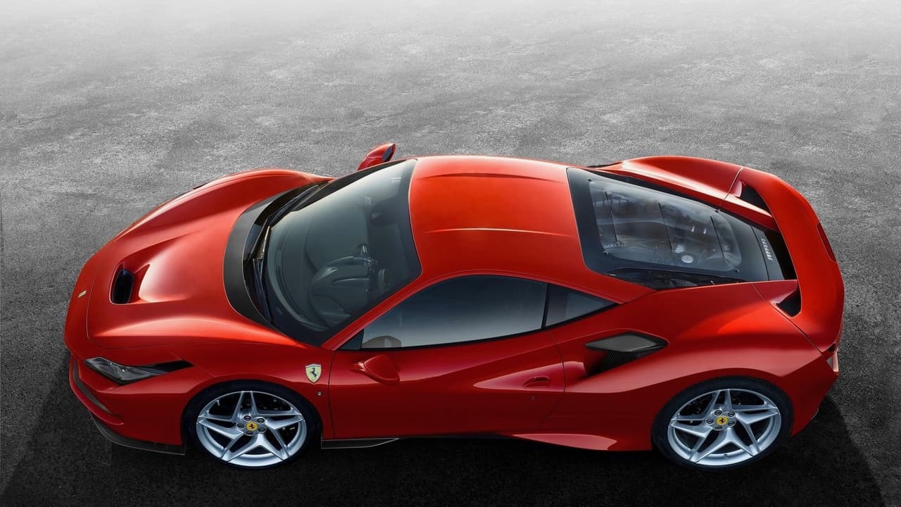 Al igual que el 488 Pista, este modelo, presentado en el 
<b><a href="https://www.univision.com/carros/estos-fueron-los-mejores-carros-del-auto-show-de-ginebra-2019-fotos" target="_blank">Auto Show de Ginebra 2019</a></b>, es un desarrollo del 488 GTB y utiliza el V8 doble-turbo que genera 710 caballos de fuerza de Ferrari, el V8 más poderoso en la historia del fabricante. A diferencia del 488 Pista, el F8 tributo se beneficia de mayor de carga aerodinámica (15% más según Ferrari) y nuevo sistema de control de tracción y una transmisión mejorada.