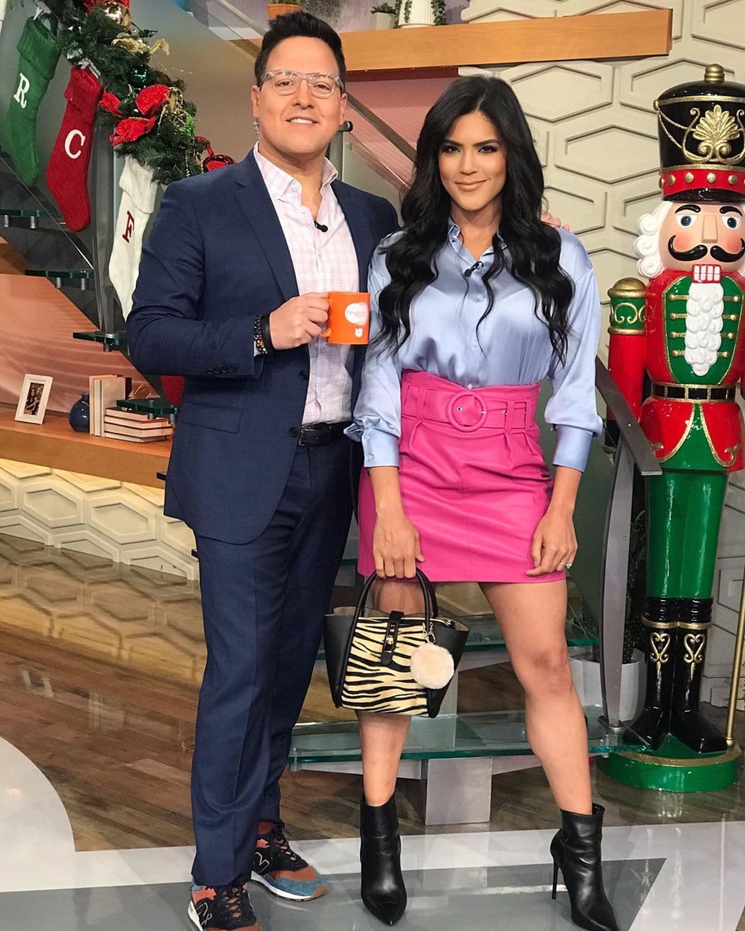 Lo que no imaginó es que regresaría al show con un espasmo muscular.