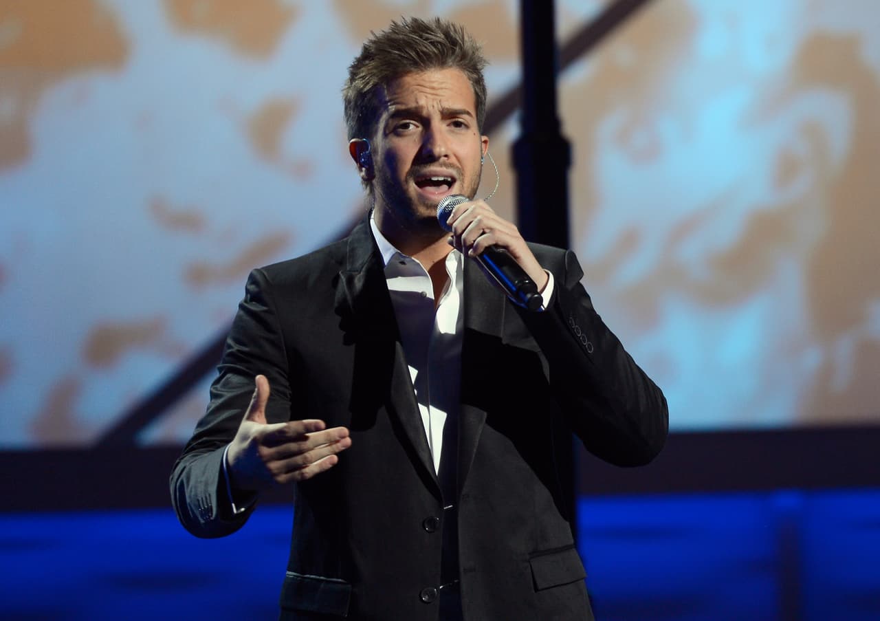 Pablo Alborán:
<b> </b>El cantante español quien está nominado a tres Latin GRAMMYs, se llama en realidad 
<b>Pablo Moreno de Alborán Ferrándiz</b>. Su largo apellido no es casualidad, pues denota su abolengo real, ya que es bisnieto del 
<a href="http://www.elmundo.es/loc/2016/01/02/56840d77268e3e1d328b4655.html">primer marqués de Alborán. </a> 
<br>