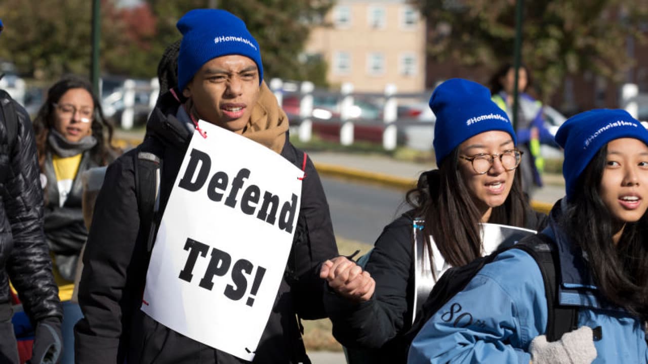 El servicio de inmigración advierte que ‘solo algunos’ migrantes con TPS pueden convertirse en residentes