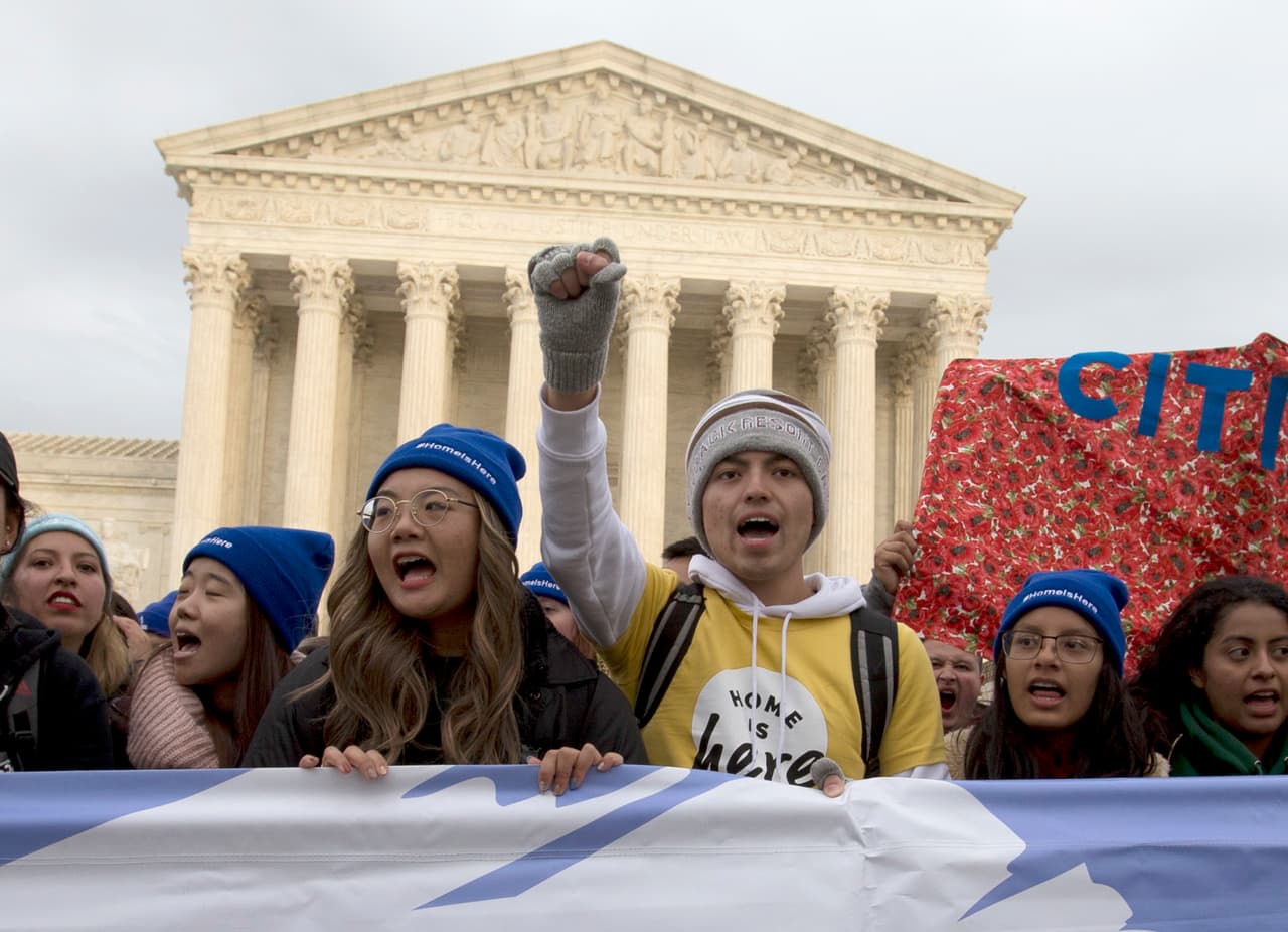Día clave para DACA: Corte Suprema escucha argumentos para decidir el futuro del programa