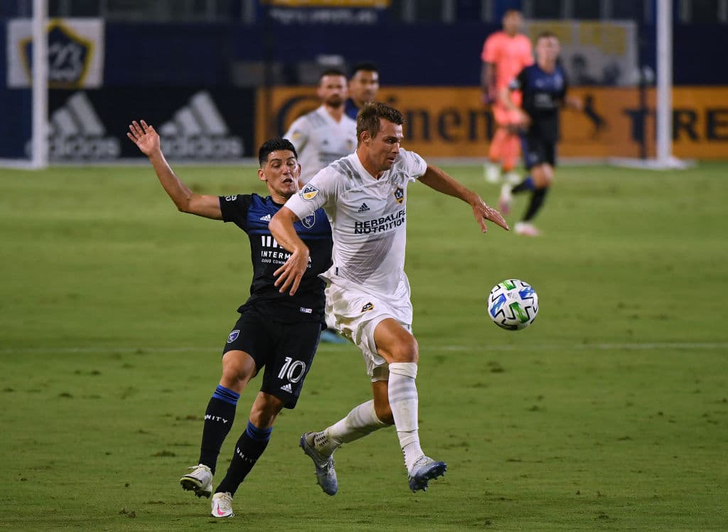 Qazaishvili (11’) abrió el marcador para los de Almeyda y Daniel Steres (33’) emparejó los cartones. Cade Cowell (59’) regresaba la ventaja para San José Earthquakes, pero Cristian Pavón (72’) acertó un penal para empatar nuevamente el partido. Finalmente, Lletget (82’) liquidó el duelo en la recta final. Jonathan dos Santos tuvo minutos de juego.