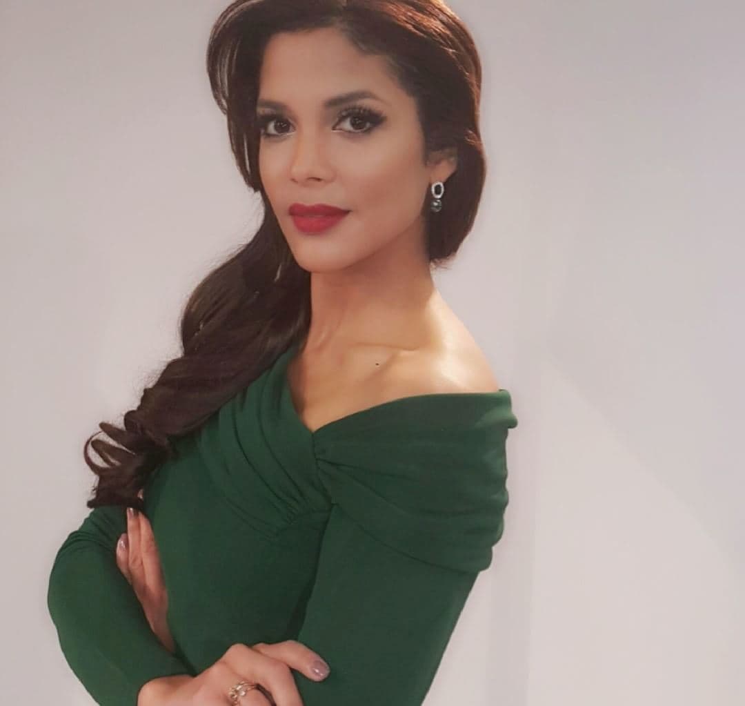 Este domingo en el segundo show de NBL VIP, se revelarán los nombres de las dos participantes que entrarán a la competencia. No te lo pierdas a las 8/7C por Univision.