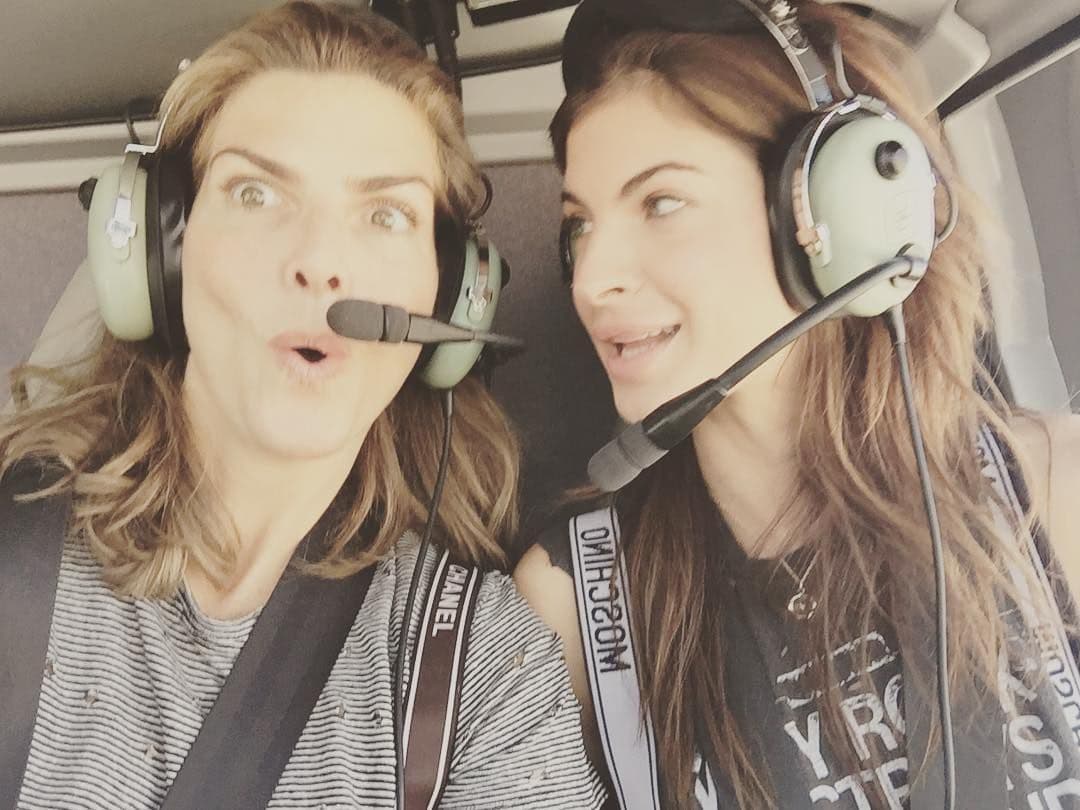 Monse y Yaya han vivido grandes aventuras, como pilotear un helicóptero, cenar a 130 metros de altura o pasear en un safari nocturno.