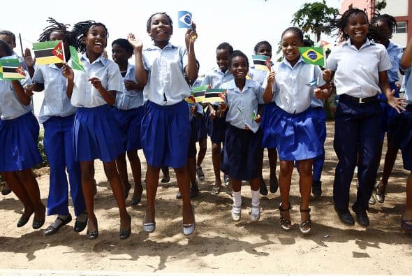 "Durante siglos, nuestras cabezas fueron colonizadas: nos han enseñado a pensar que éramos inferiores", añadió. "Hoy, queremos volver a levantar la cabeza juntos y deshacernos de esta idea de que el sur depende del norte".