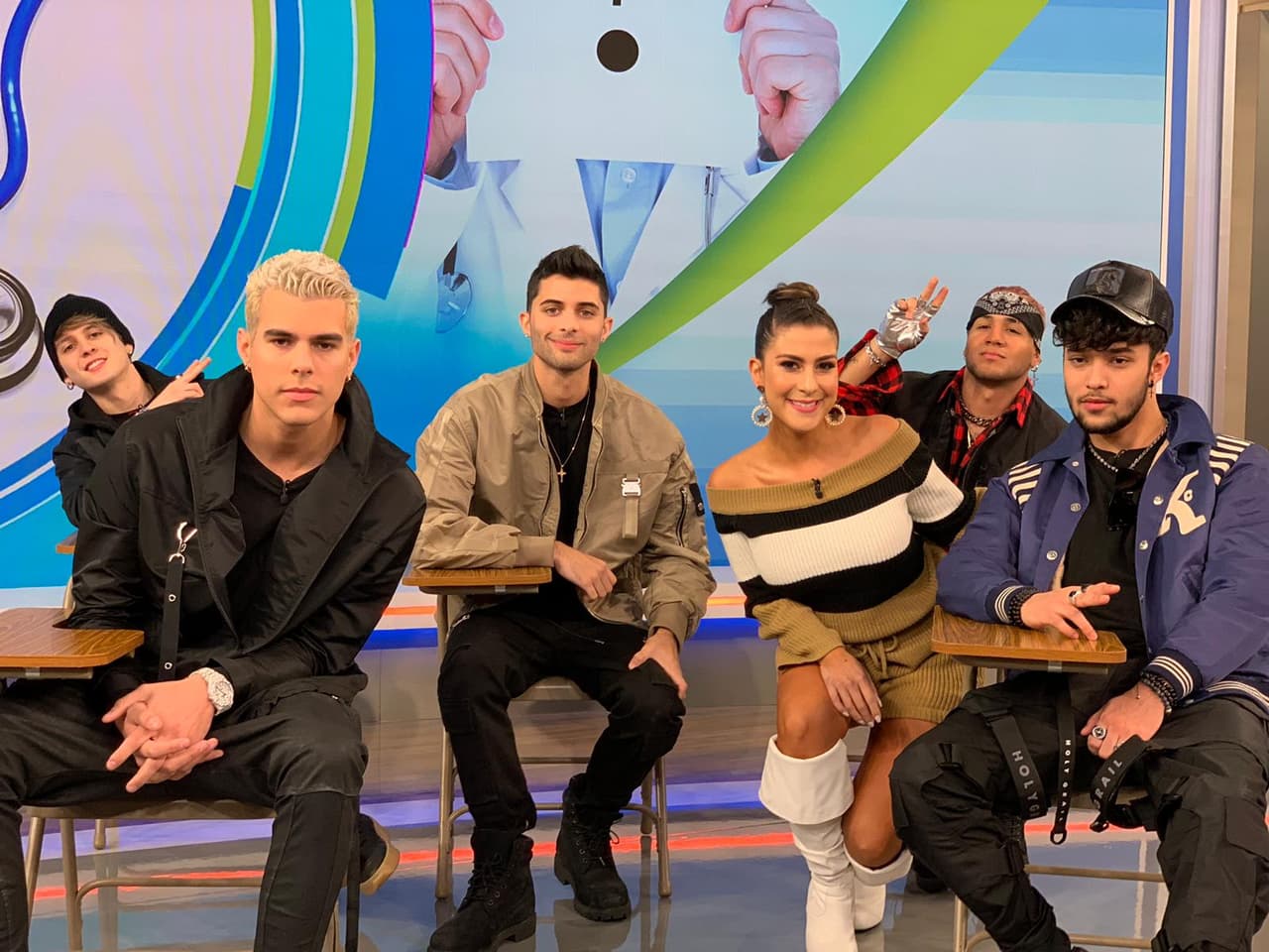 Jessica Rodríguez fue la moderadora de la consulta que los cinco integrantes tuvieron con el experto en salud del programa. Los CNCO se enfocaron en pedir consejos para tener más energía o dormir mejor durante la temporada de conciertos.