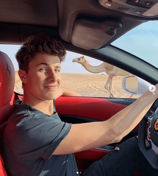 Juanpa Zurita (mexicano, 23 años) también es toda una celebridad de Youtube, suma más de 9.6 millones de suscriptores. Además ya incursionó en el mundo de la actuación y tiene una marca de ropa.