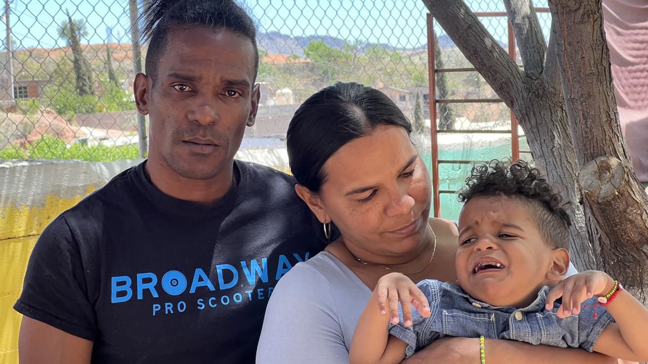 Familia cubana espera en la frontera una oportunidad para cruzar a EE.UU. y conseguir ayuda médica para su hijo 