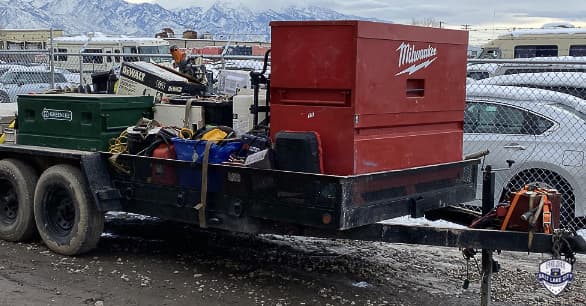 Travis Hayes fue la persona detenida y acusada de robo por las autoridades.