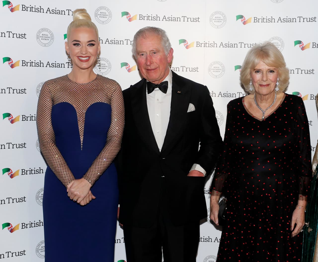 La 
<b><a href="https://www.univision.com/famosos/katy-perry-confiesa-que-orlando-bloom-le-extrae-el-veneno-y-habla-su-batalla-contra-la-depresion-fotos" target="_blank">prometida de Orlando Bloom</a></b> conoció al príncipe hace tres meses en India por lo que el evento del martes significó un reencuentro entre ambos después de la última ocasión en que se vieron. 
<br>