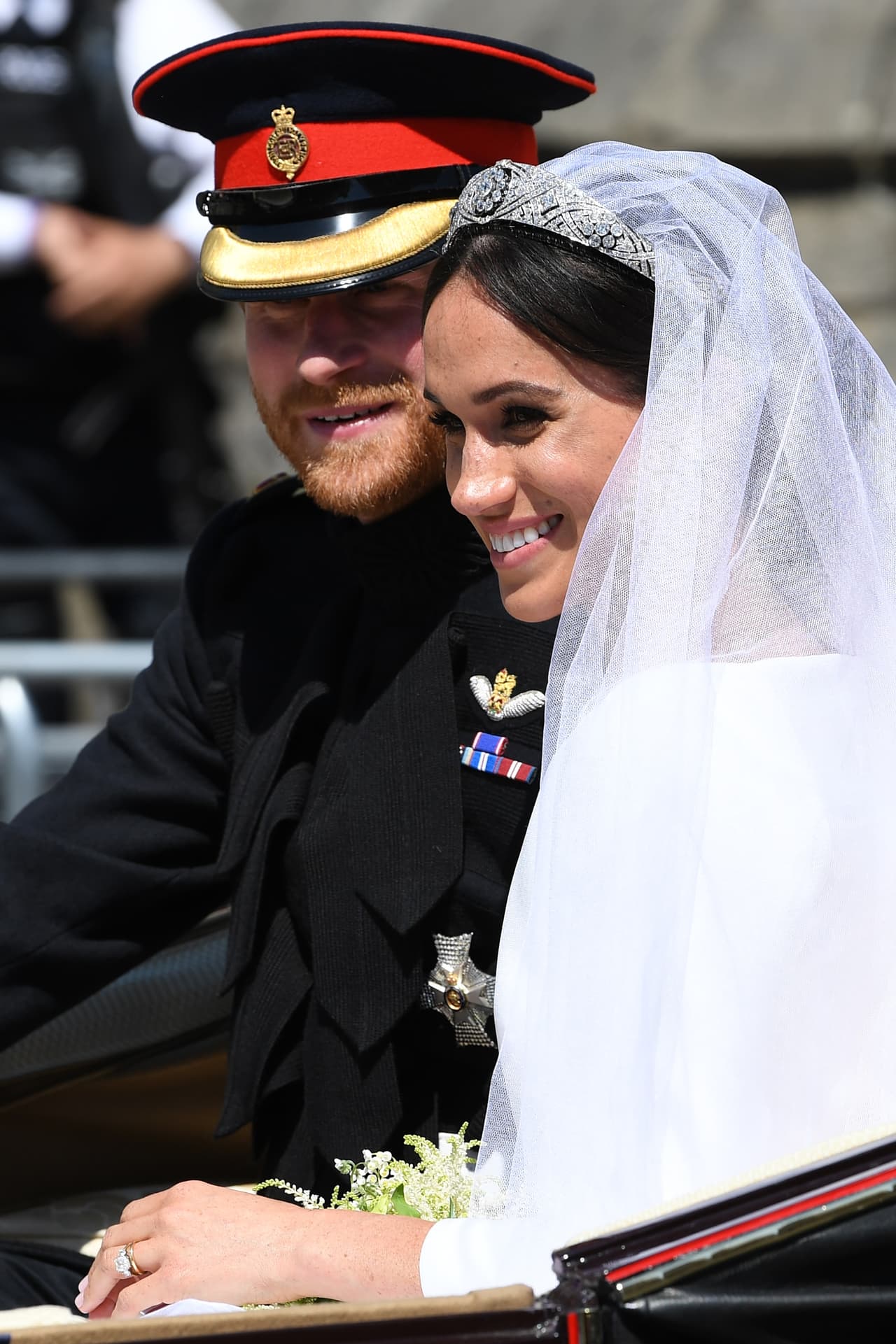 Sin embargo, mencionó, actualmente no tiene ninguna relación con ella y no fue invitado a 
<b><a href="https://www.univision.com/famosos/desde-su-boda-no-se-besaban-asi-en-publico-meghan-markle-y-el-principe-harry-derrochan-amor-en-africa-fotos">su boda con el príncipe Harry</a></b> en mayo de 2018.