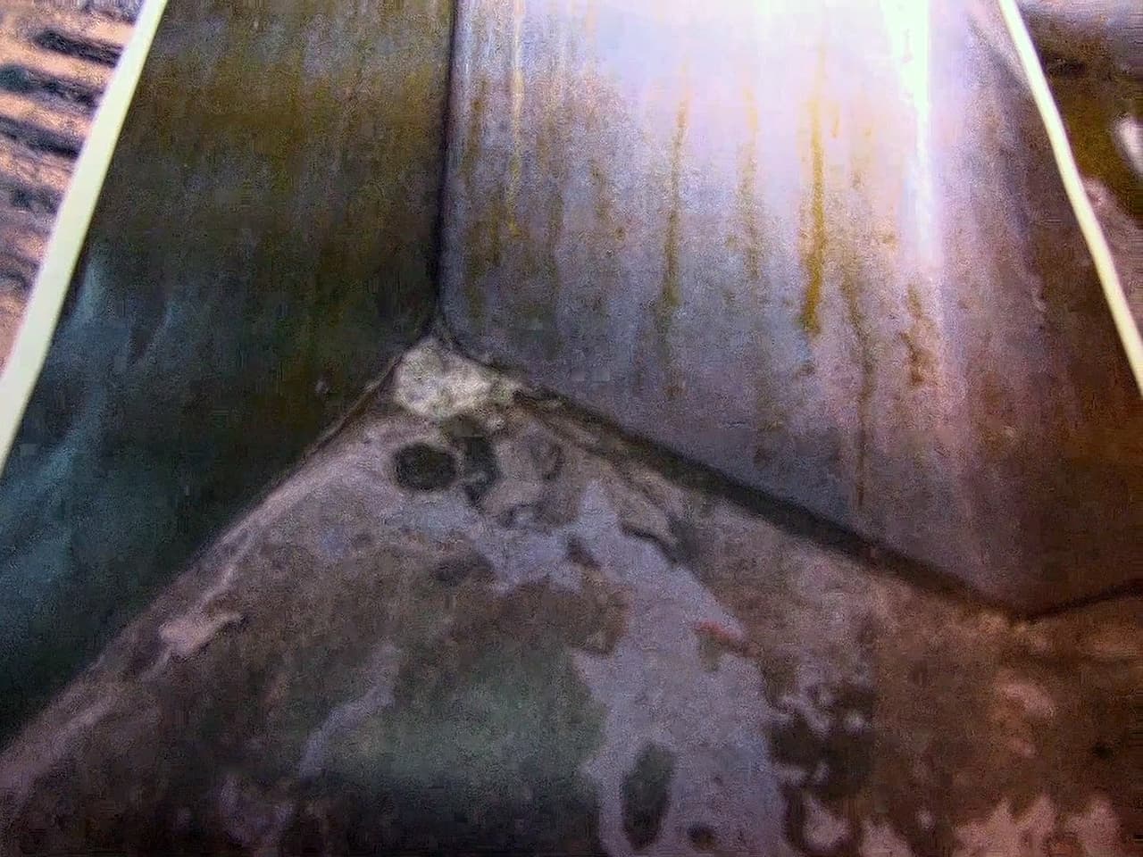 Otra foto que muestra las condiciones deplorables en las estaciones de la Patrulla Fronteriza