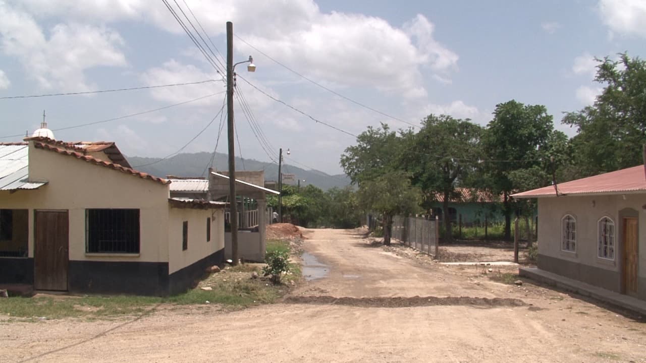 En el norte del departamento de Francisco Morazán en Honduras, las comunidades subsisten, en gran parte, gracias a la agricultura. Pero son pocos los hombres que quedaron para trabajar la tierra.