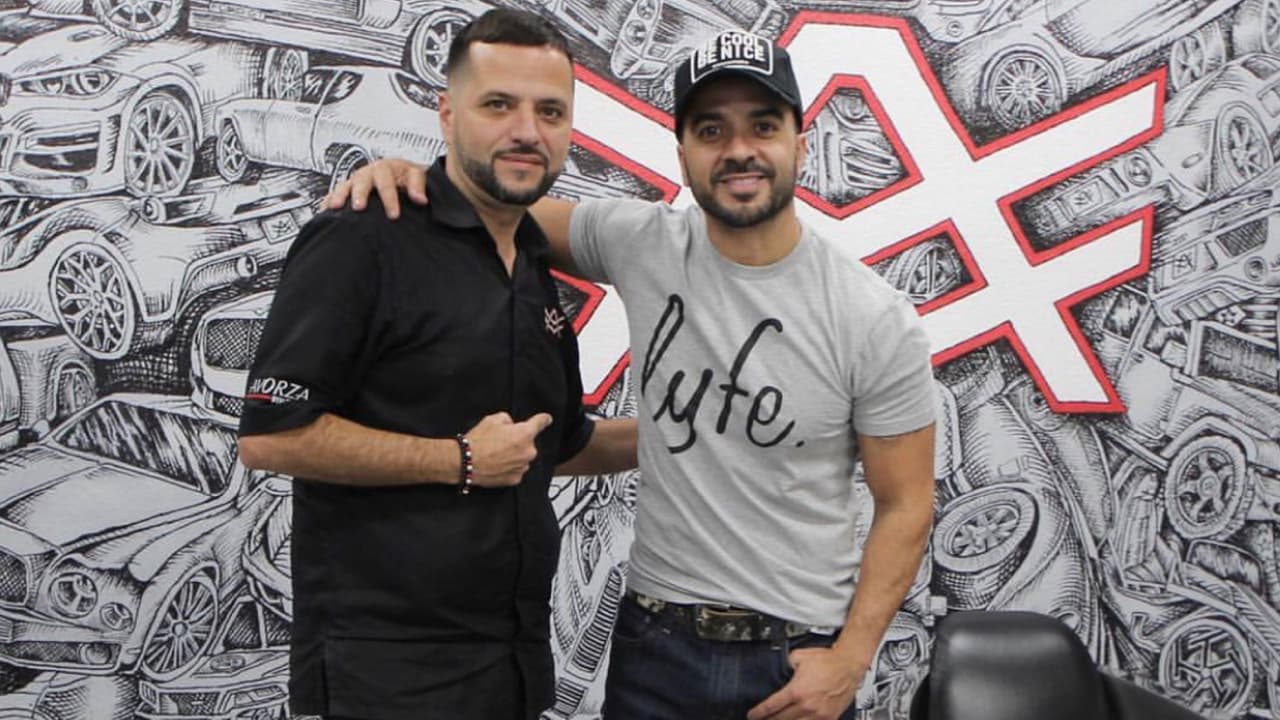 Alex Vega es reconocido por diseñar a su gusto, los autos de estrellas del deporte y del mundo del espectáculo.