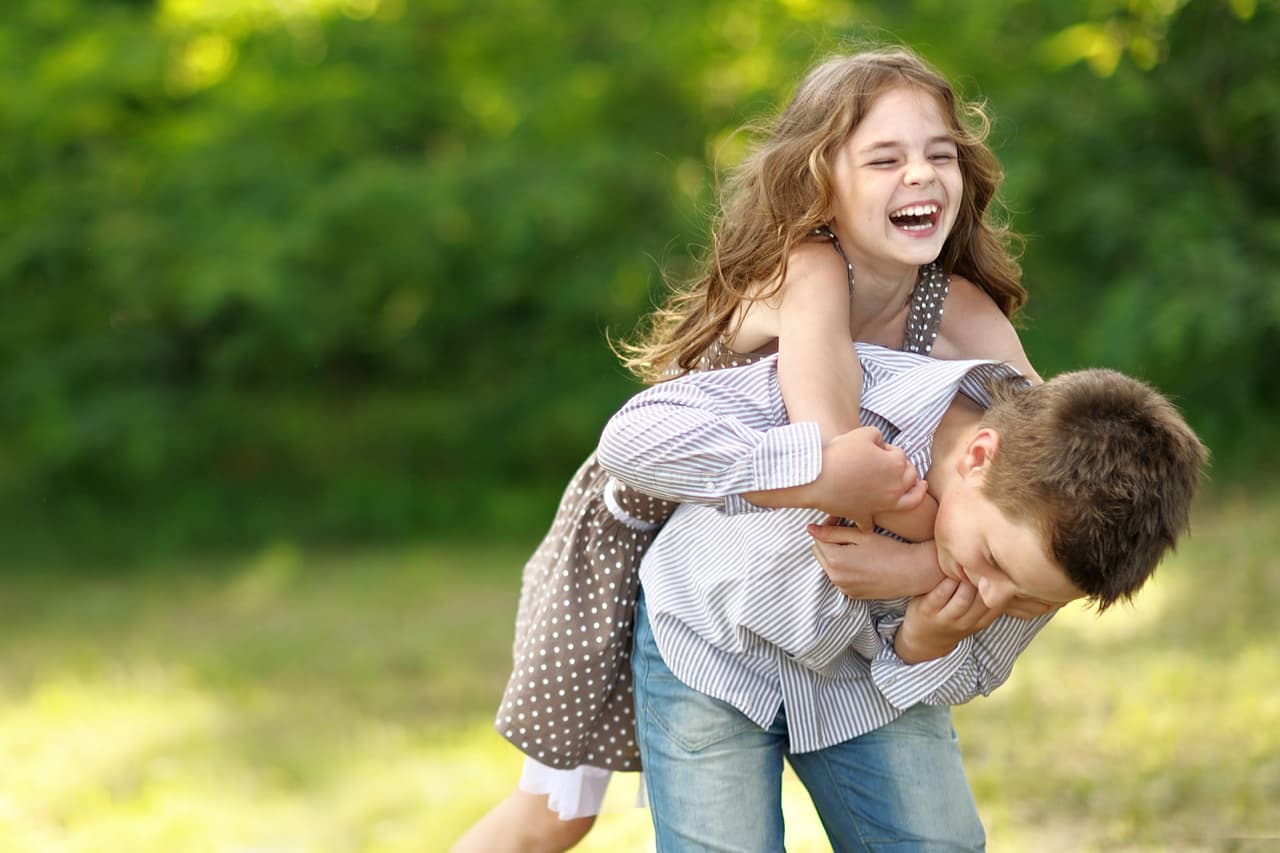 Pero, ¿cómo es que elegimos una pareja? Estudios de esta década han revelado que las personas suelen sentirse atraídas a individuos con una histocompatibilidad mayor; es decir, amantes que tiene una semejanza inmunológica.