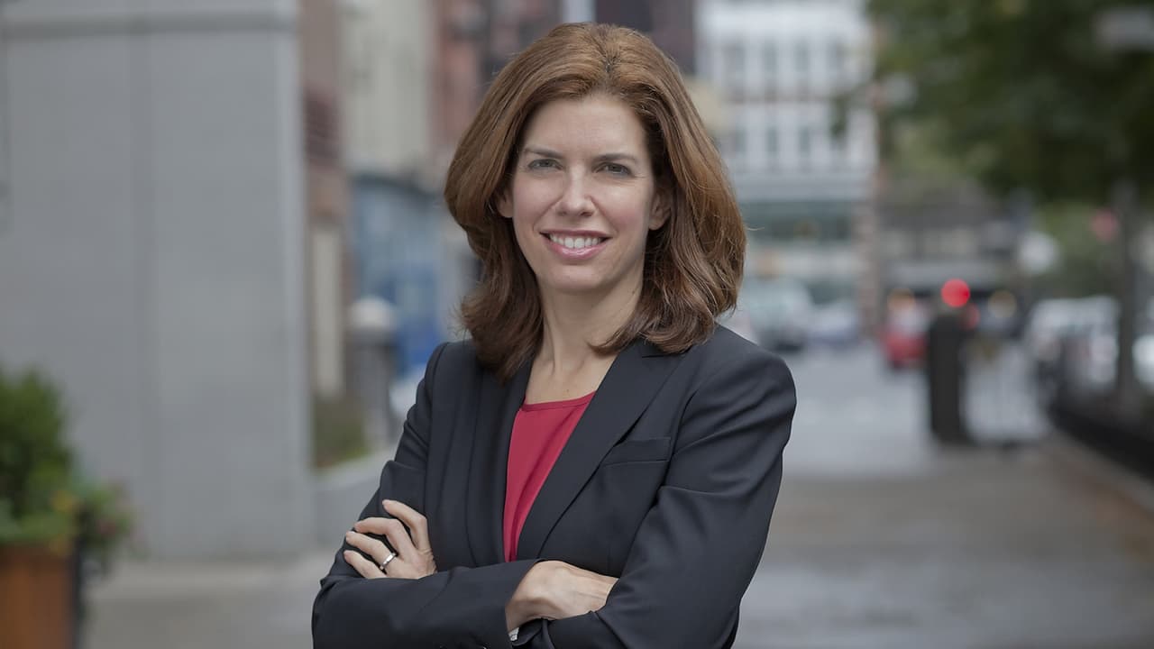 La directora del Censo de la Ciudad de Nueva York, Julie Menin, dijo que "La decisión de hoy afirma que la Administración Trump no puede utilizar su obligación constitucional de contarnos como una herramienta para hacernos daño".