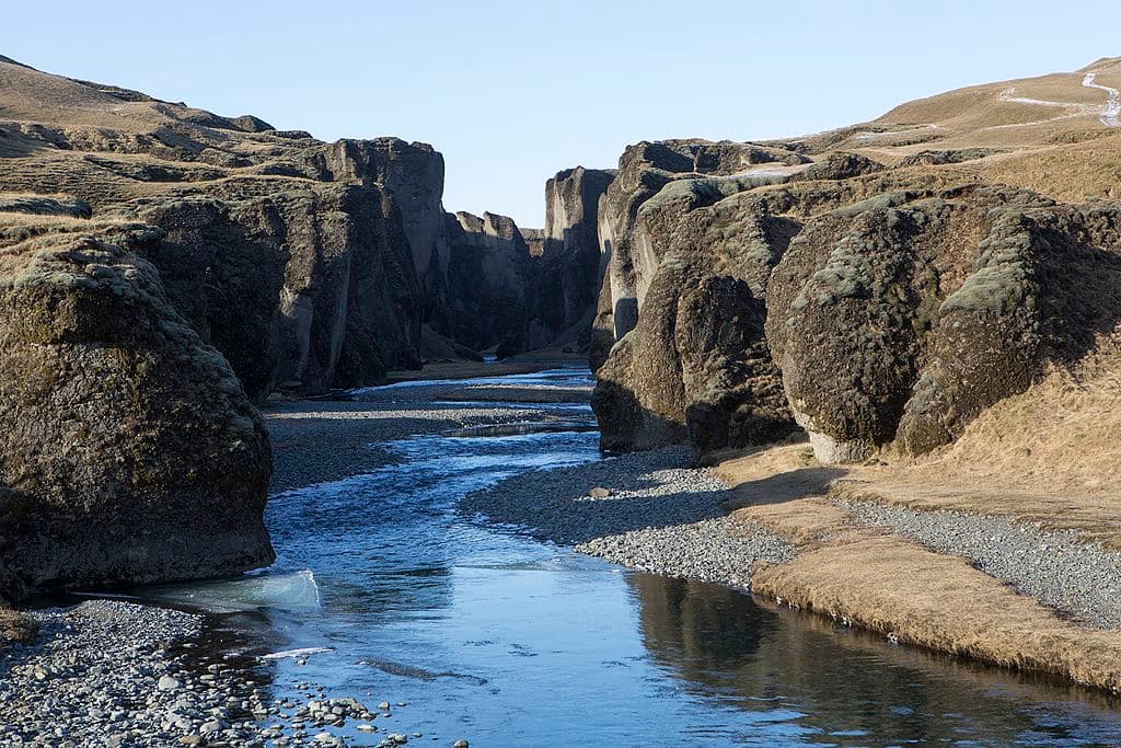 El ministro de Medio Ambiente, Gudmundur Ingi Gudbrandsson, dijo que es “demasiado simplista culpar de toda la situación a Justin Bieber”, aunque instó a los visitantes famosos e influyentes a considerar las consecuencias de sus actos.