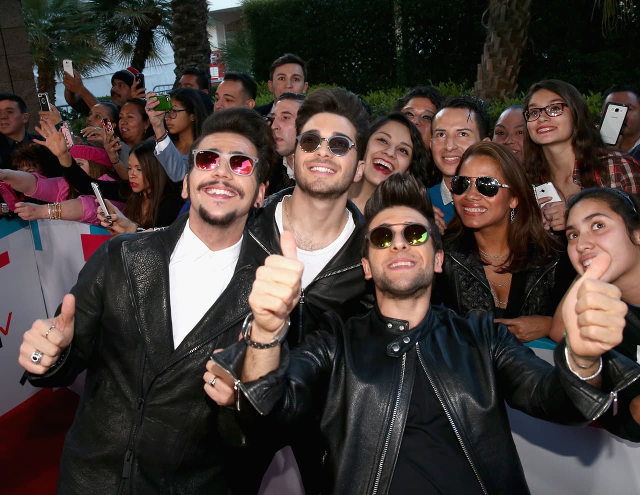 Los guapos de Il Volo posando para la cámara.