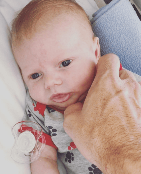 Ahora Nicolle y Julián Jr., cuentan con un adorable medio hermano de menos de seis meses de edad llamado Matías Gregorio, fruto del noviazgo entre el actor y Marjorie de Sousa.