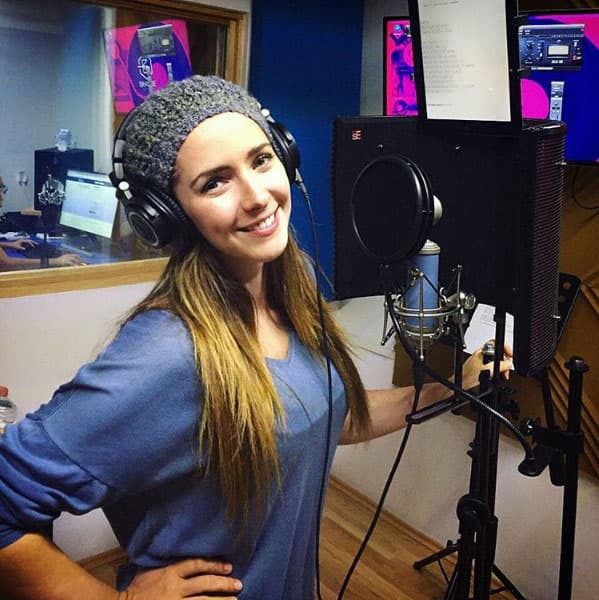 A ella le gusta usar maquillaje muy natural, en ocasiones ni siquiera lo utiliza.