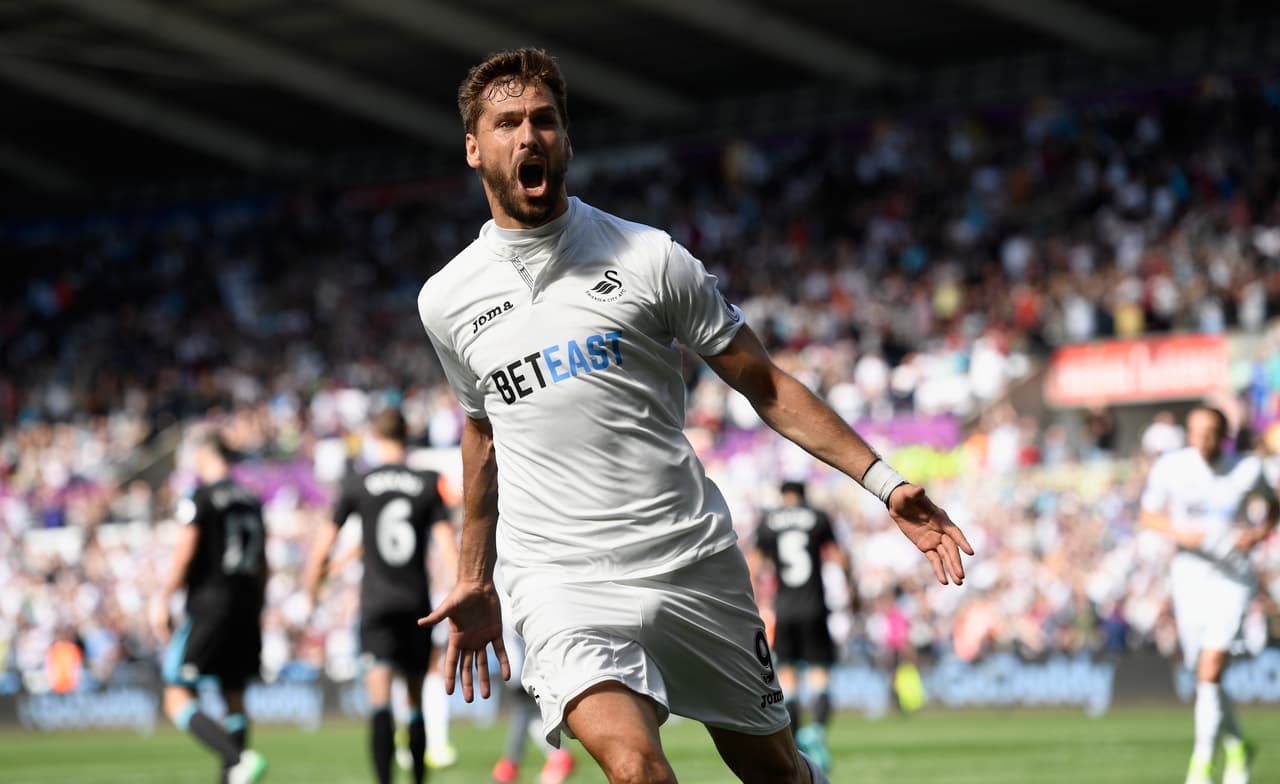 Las pretenciones del campeón Chelsea no acaban allí. Se dice que el español Fernando Llorente sería ideal para acompañar a Álvaro Morata en el ataque.