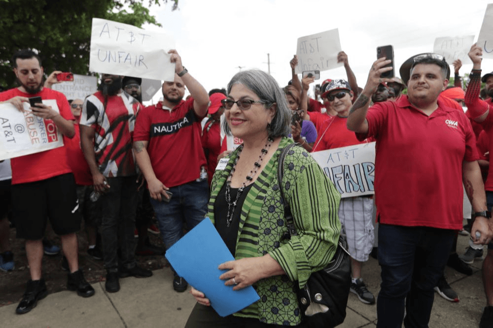 Comisionada de Miami-Dade, Daniella Levine Cava ejerce presión para dar paso al voto por correo 