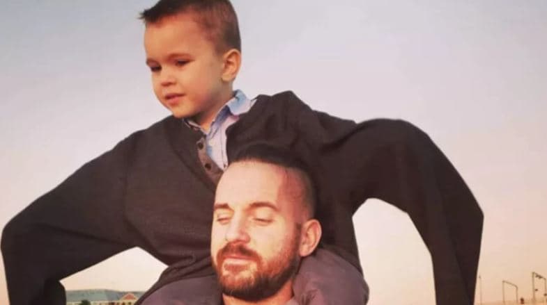 Niño emocionado de mostrar premio escolar a su mamá fue arrollado por una moto en Bartow