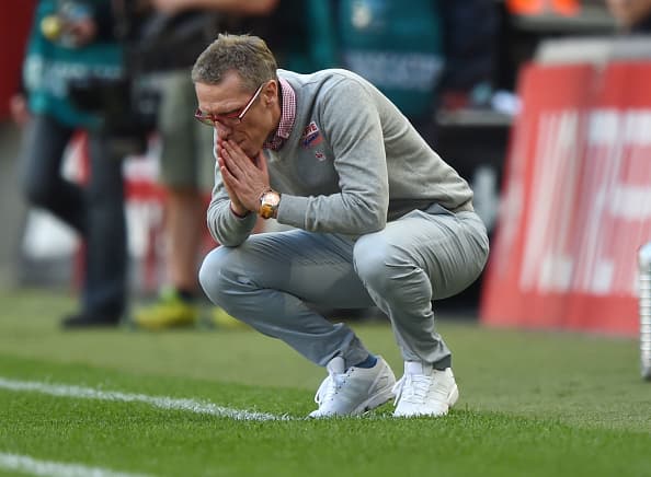 Hablando de gustos al vestir, Stöger es el Anti-Guardiola.