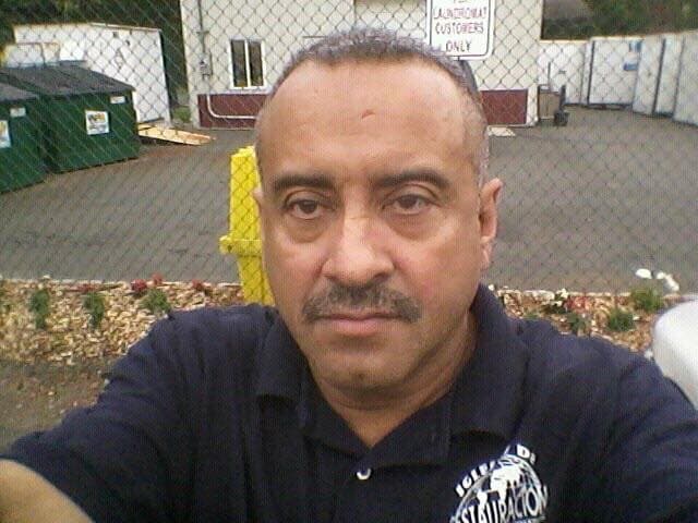 La complicada historia del migrante 'sin patria' al que ICE detuvo y quiere deportar, pero no puede