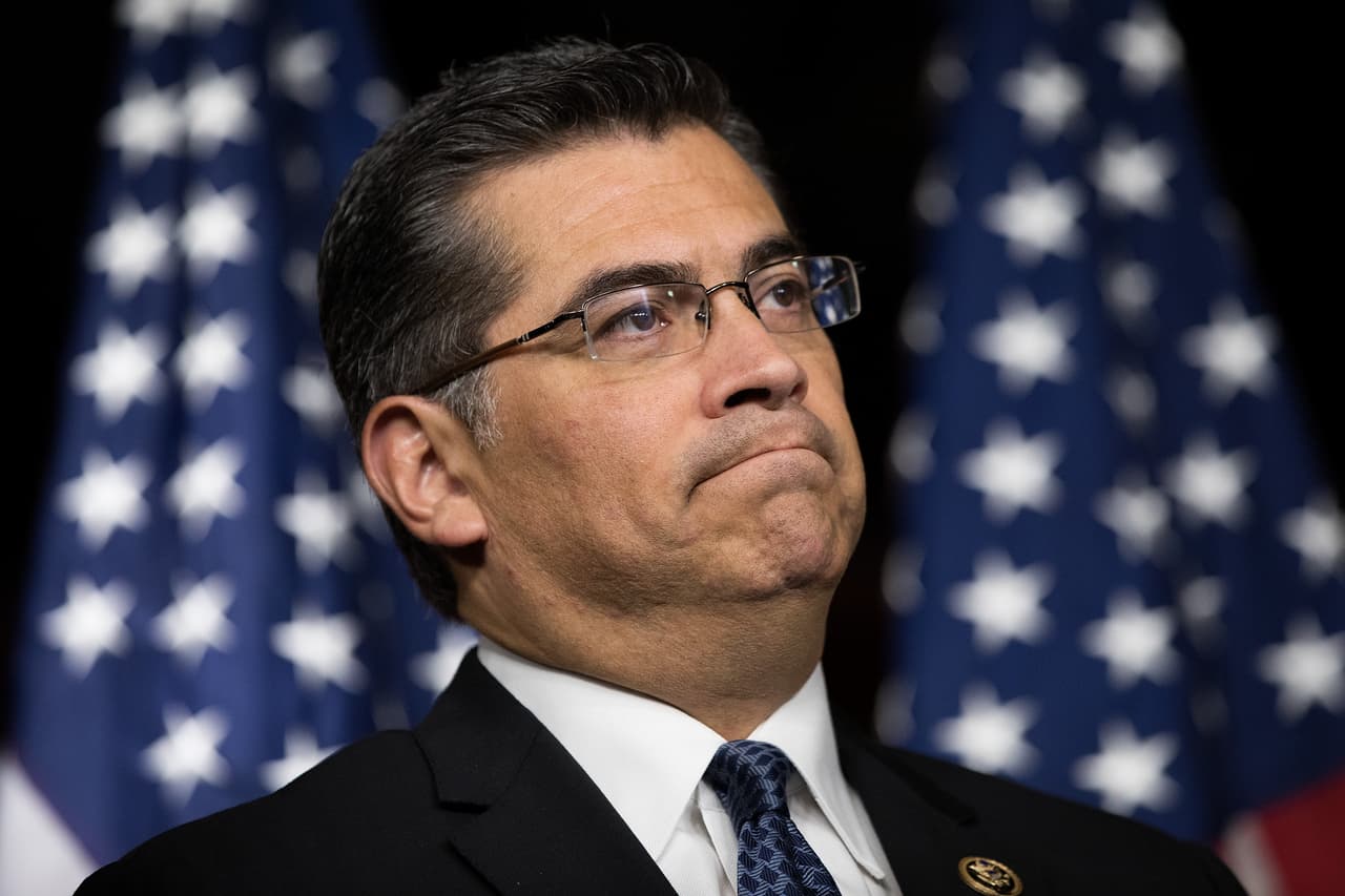 Becerra también fue uno de los opcionados de la campaña de Clinton