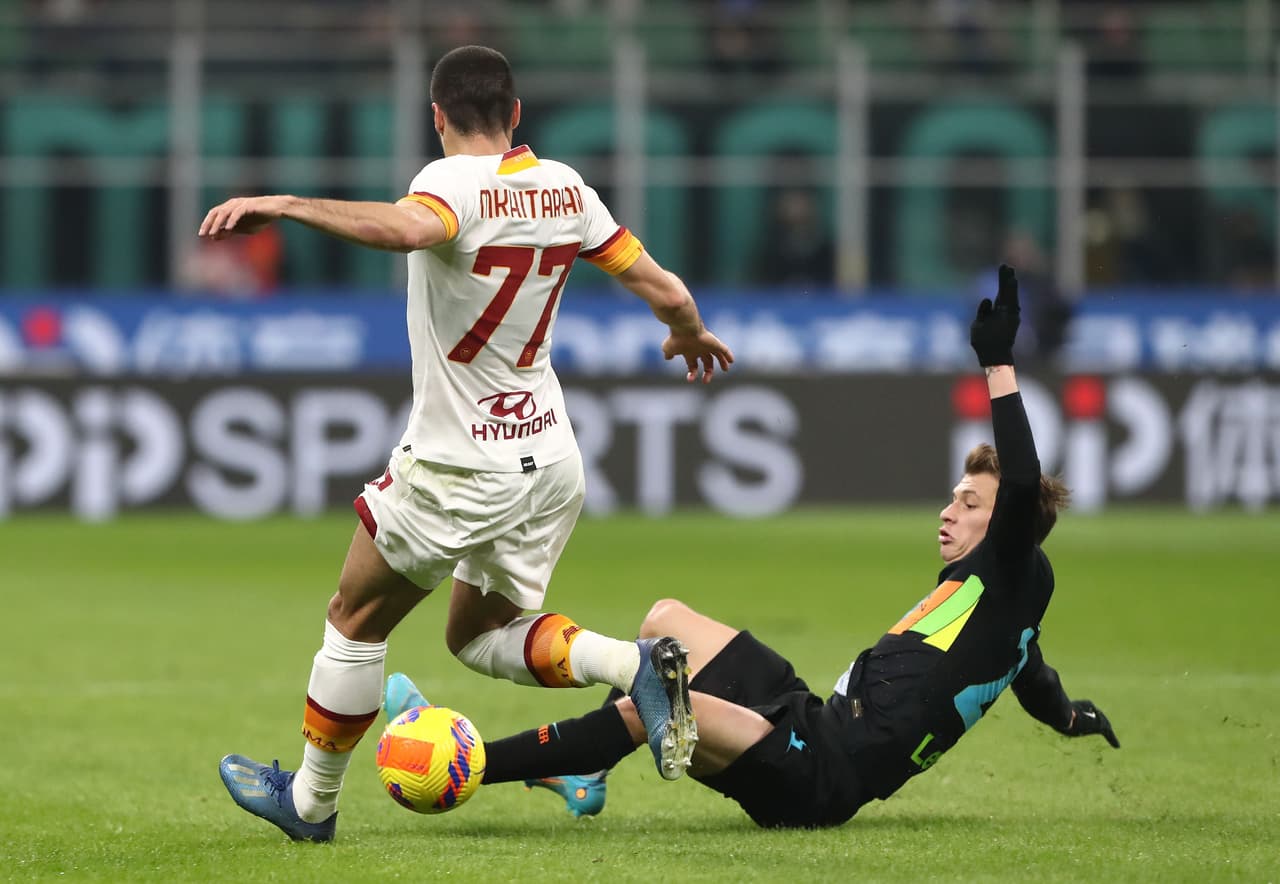 La delantera del Inter carbura y con los goles de Edin Dzeko y Alexis Sánchez, los Azzurris vencen 2-0 a la Roma y se meten en las semifinales de la Coppa Italia.