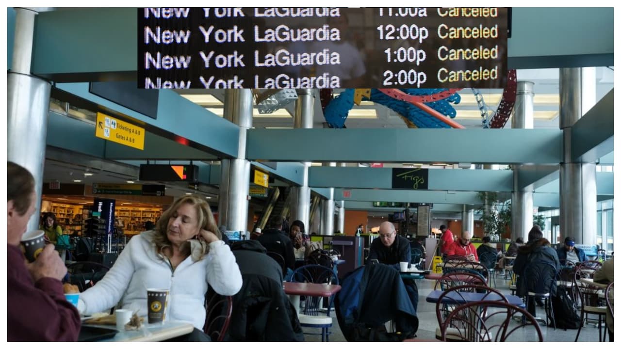 Pesadilla en los aeropuertos LaGuardia y Newark Liberty: cancelan docenas de vuelos