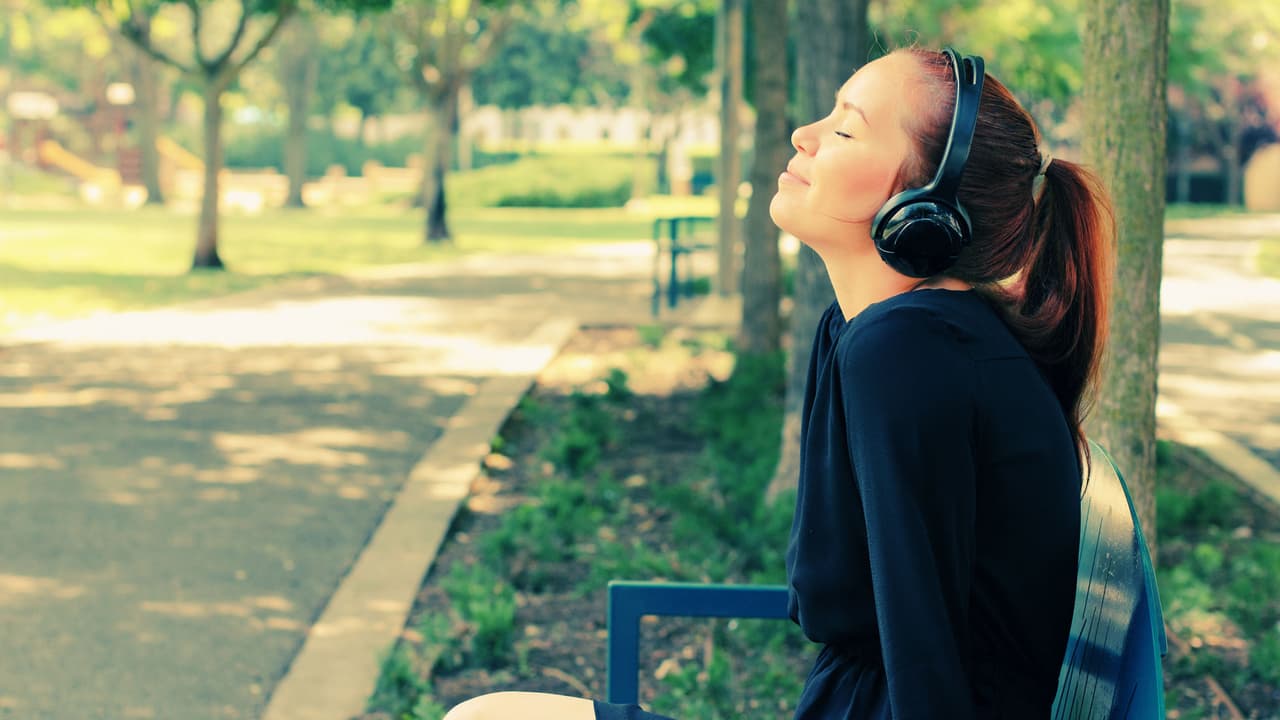 No olvides tu "happy place". Piensa en todo lo bueno que hay en tu vida, con tus seres queridos que no dejarían que te pase nada malo. Relájate y respira profundo.