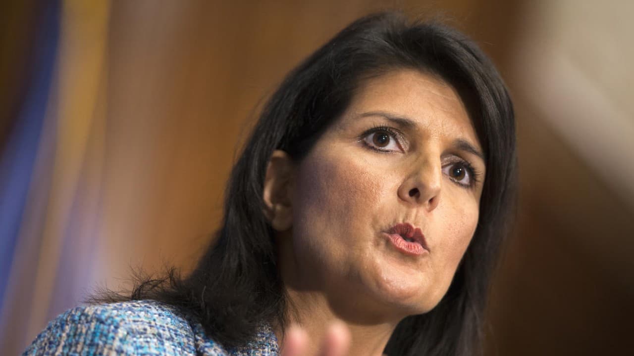 Trump elige a Nikki Haley como embajadora ante la ONU, la primera mujer que integrará su gobierno