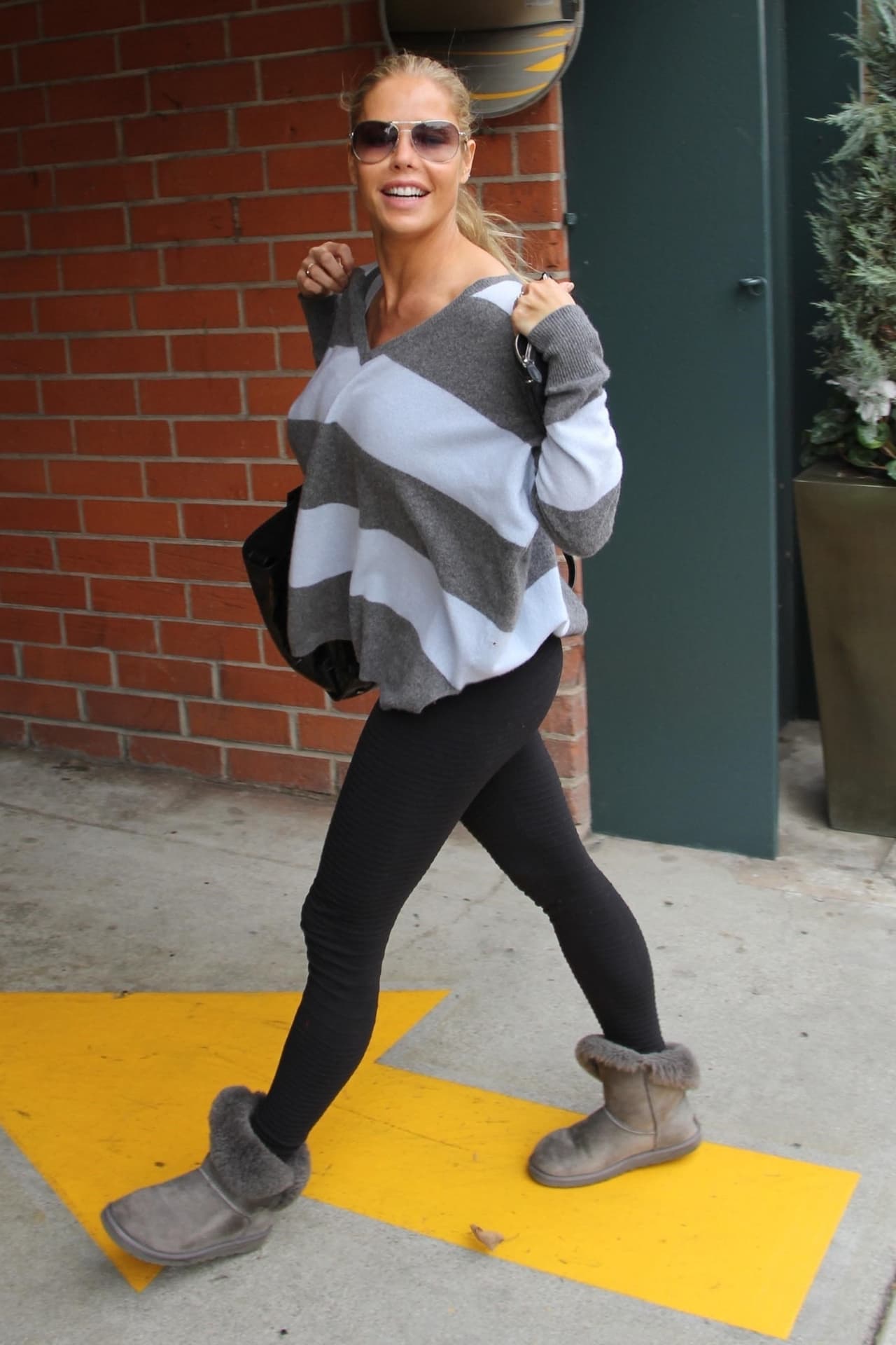 Jessica Canseco rompió el silencio este martes y utilizó sus redes sociales para negar rotundamente las acusaciones de su exesposo, José Canseco, quien el pasado domingo aseguró públicamente que Alex Rodríguez le estaba siendo infiel a Jennifer López con ella.