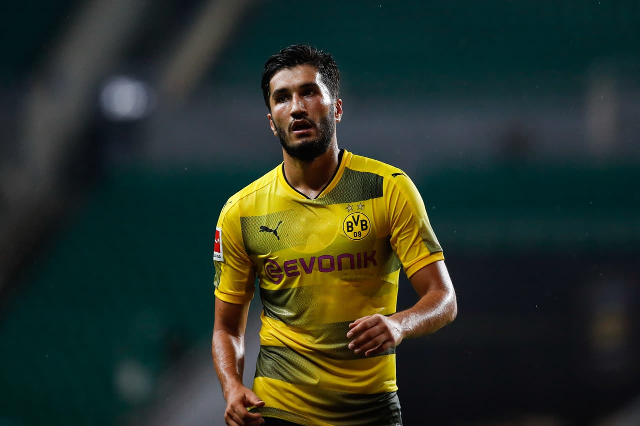 El mediocampista Nuri Şahin era la joya del fútbol turco, pero cuando llegó al Real Madrid todo se fue a pique por constantes lesiones de rodilla. Volvió al Borussia Dortmund pero su nivel, aunque es bueno, ya no es el mismo.