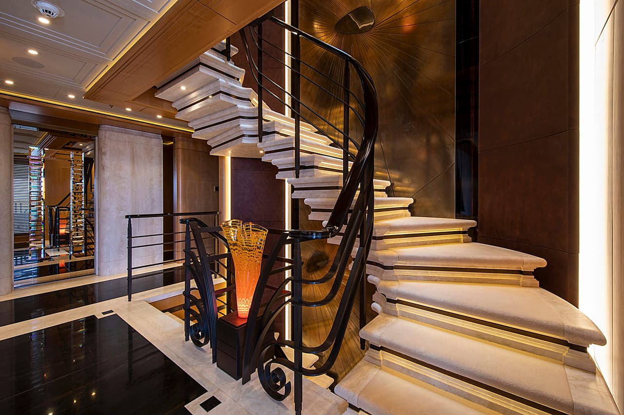 Cuenta con espacios como sala de vapor para momentos de quietud y relajación.
<br>