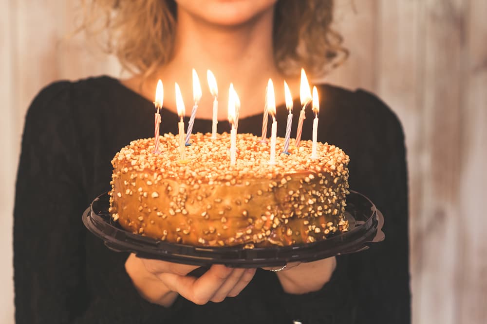 A diferencia de otros rituales que te hemos presentado, este es más un ejercicio de introspección con tips un poquito esotéricos o espirituales que podemos usar para darnos nosotros mismos ese 'empujoncito' hacia adelante, con la frente en alto y, como decimos los latinos: echa pa'lante.