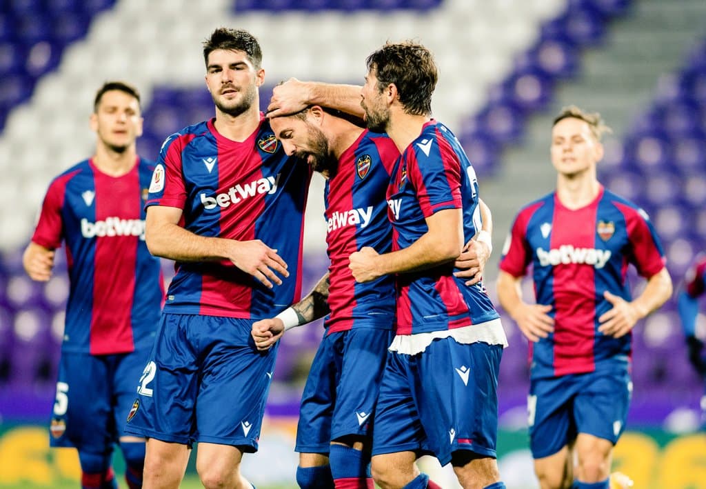 Levante consiguió su pase a la siguiente ronda tras vencer de visita al Valladolid 2-4.