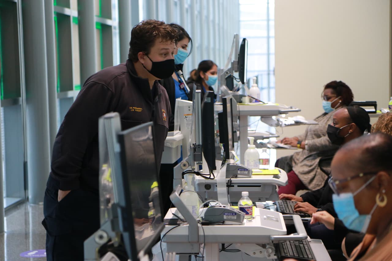 Los bomberos dijeron a Noticias 23 que ellos no han dejado de trabajar durante la pandemia a pesar de que algunos han tenido familiares con coronavirus.
<br>