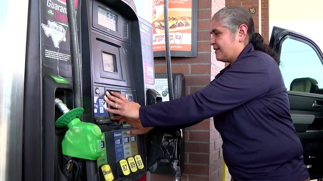 Sube la gasolina en Texas por guerra en Irán: consejos para gastar menos combustible