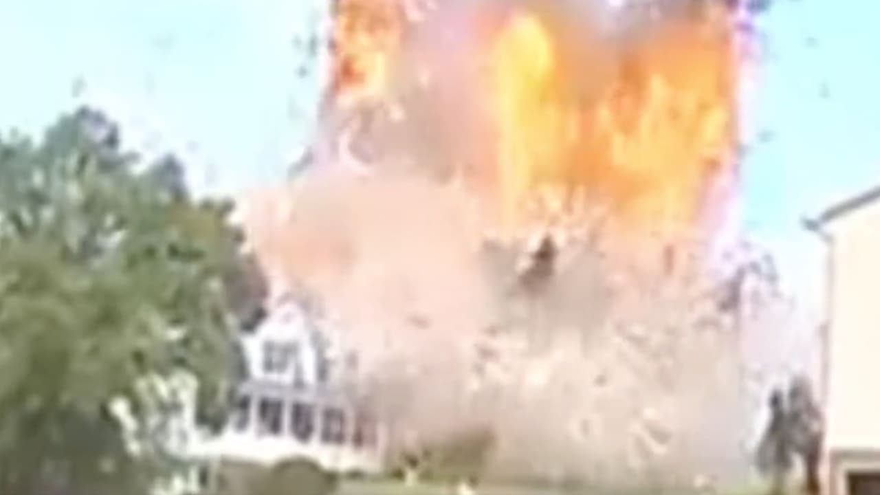 Más de 20 bomberos fueron atendidos, muchos de ellos por agotamiento por calor.