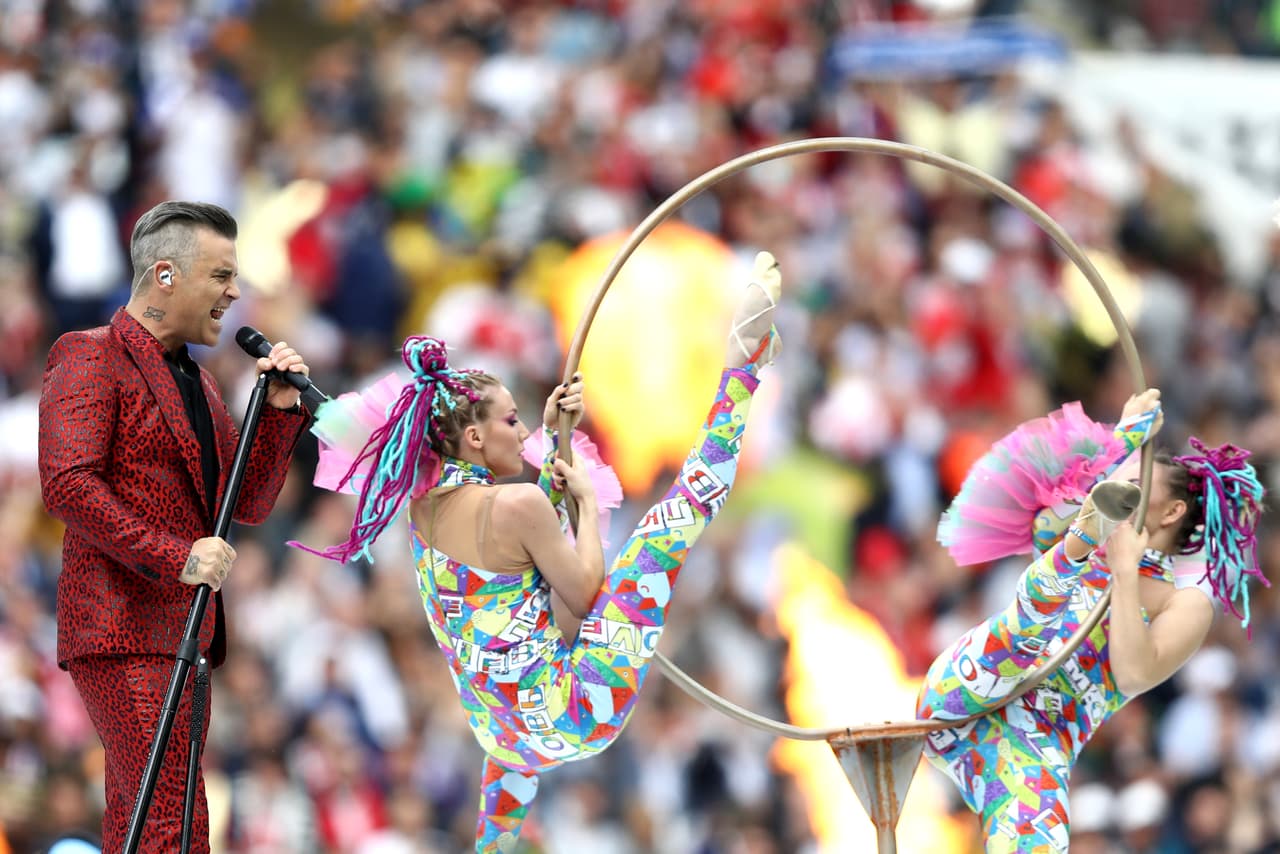 La flexibilidad de las bailarinas quedó en evidencia durante la presentación.