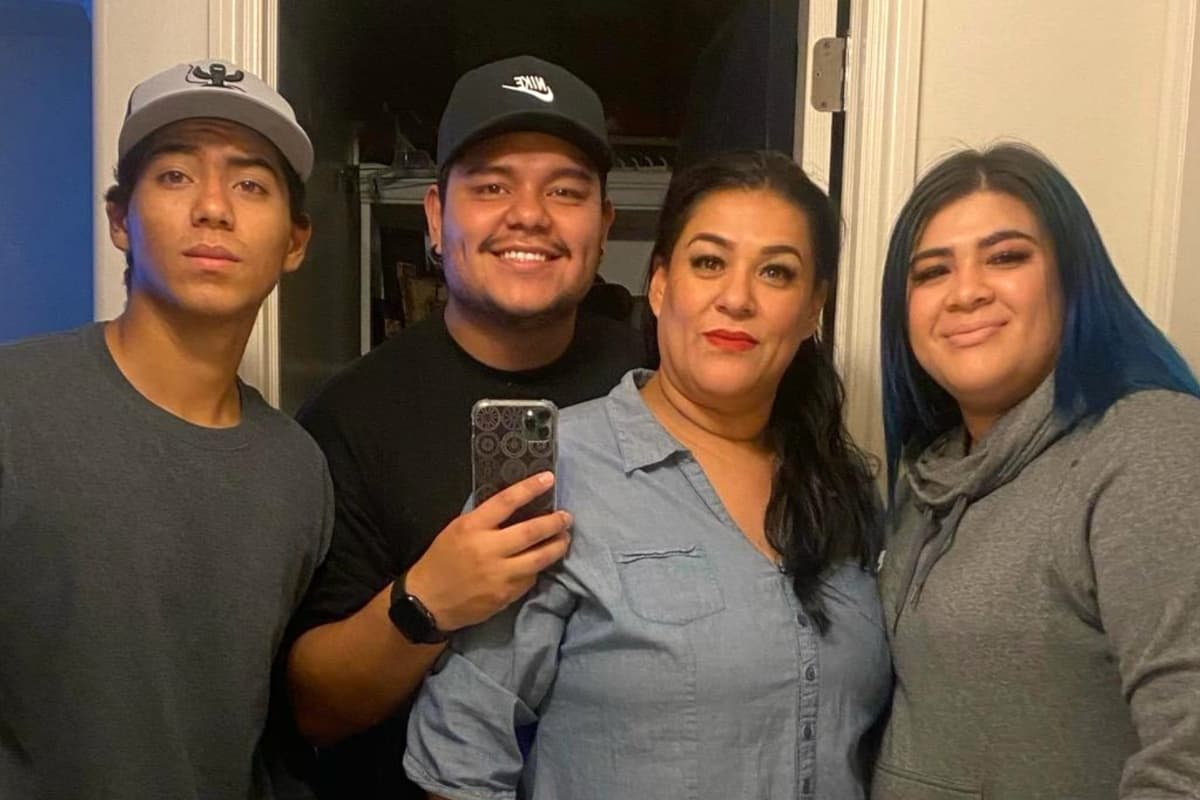 La madre de Jonathan, Sonia Rodríguez resultó gravemente herida por el accidente: "ya le dieron la noticia de que su hijo ya no está con nosotros", compartió Muñoz.