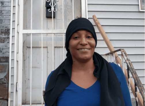 Tyesha Toledo 30 años estudia enfermería y votó por Clinton en el barrio más Demócrata de Filadelfia porque "I want to make history"