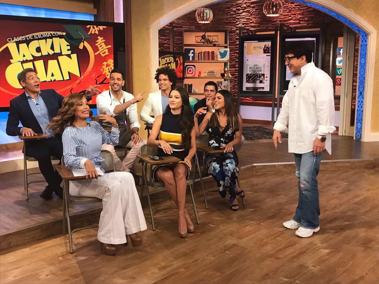 Por eso, aprovechando su visita, lo invitamos a que nos diera algunas lecciones de chino mandarín.