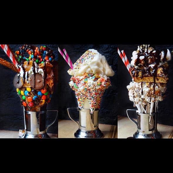 El restaurante Black Tap de Soho trajo una nueva modalidad de merengadas que cautivaron a los amantes del dulce.